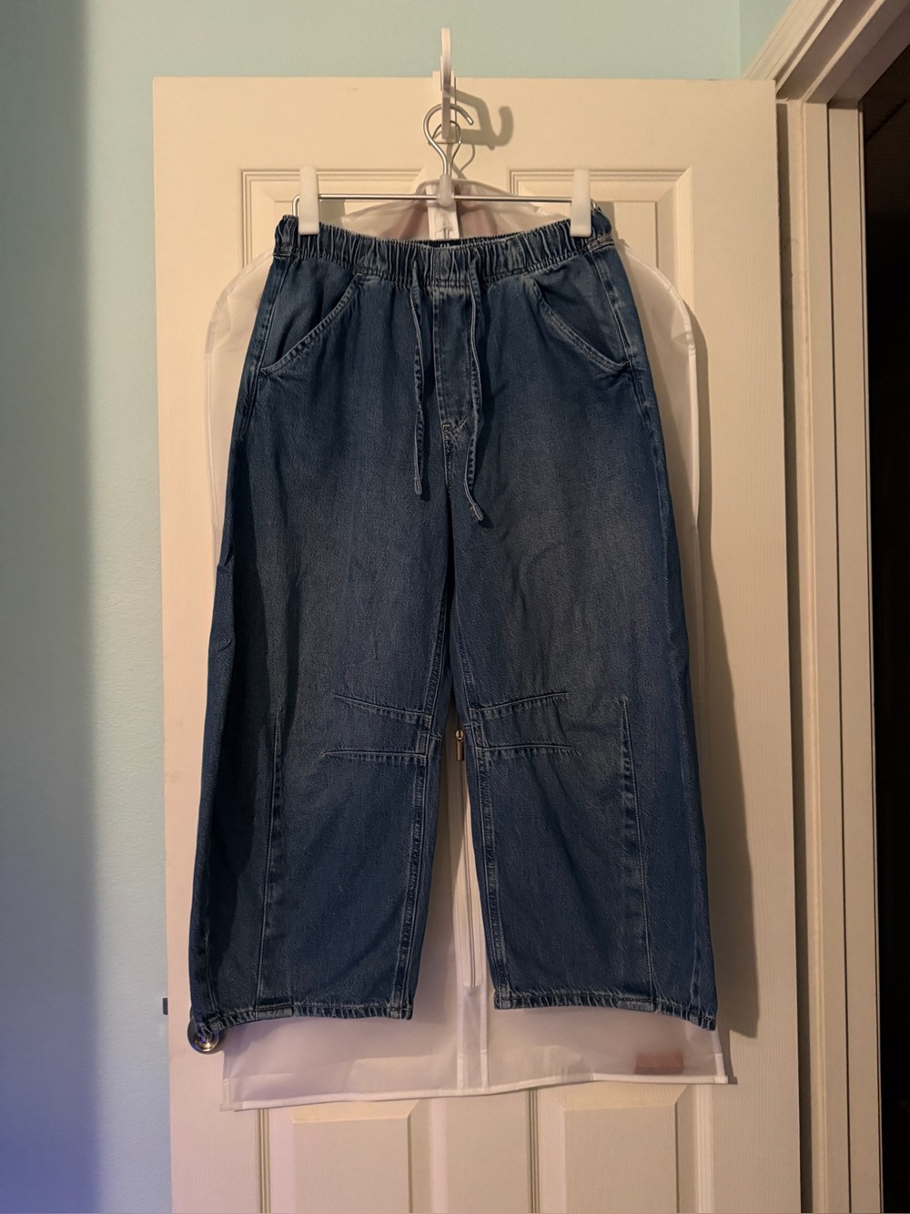 GAP Mid Rise UltraSoft Easy Horseshoe Jeans Medium Indigo Size SMALL PETITE - Picture 4 of 5